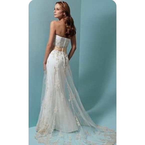 NWT Stunning Alfred Angelo Wedding Gown! - Picture 2 of 11